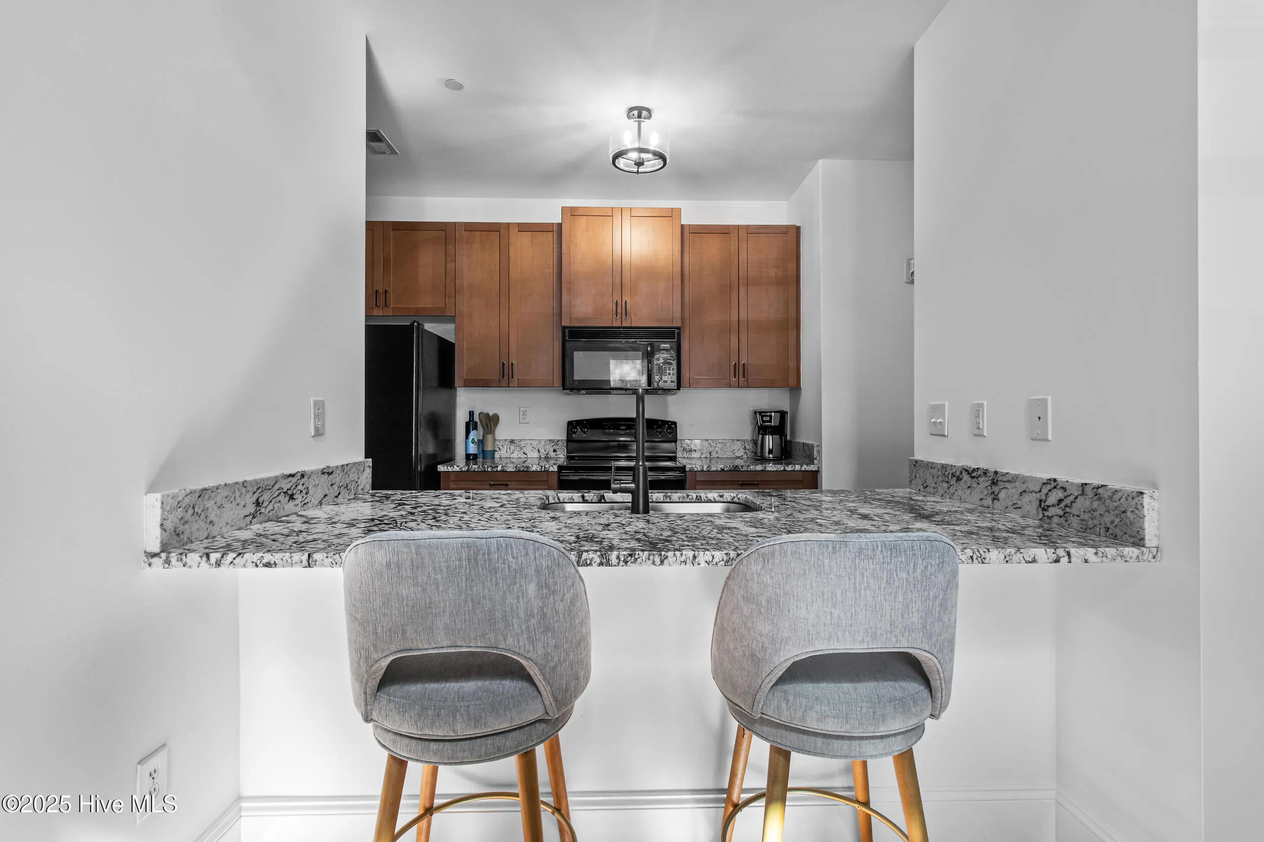 Wilmington, North Carolina 28401, United States, 1 Bedroom Bedrooms, ,2 BathroomsBathrooms,Residential,Active,206095