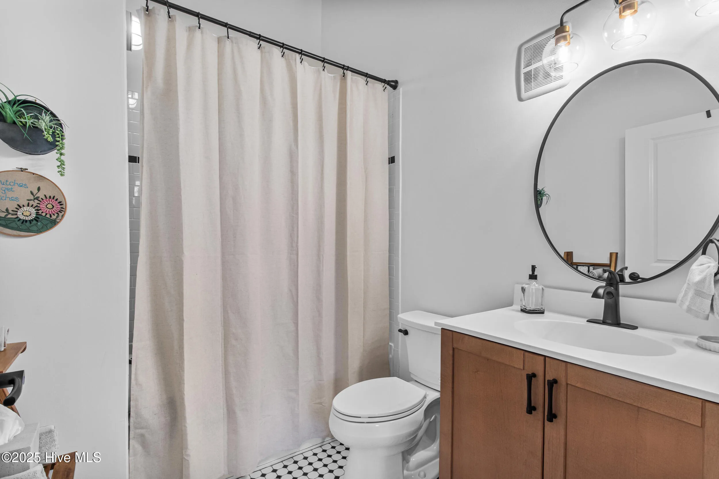 Wilmington, North Carolina 28401, United States, 1 Bedroom Bedrooms, ,2 BathroomsBathrooms,Residential,Active,206095