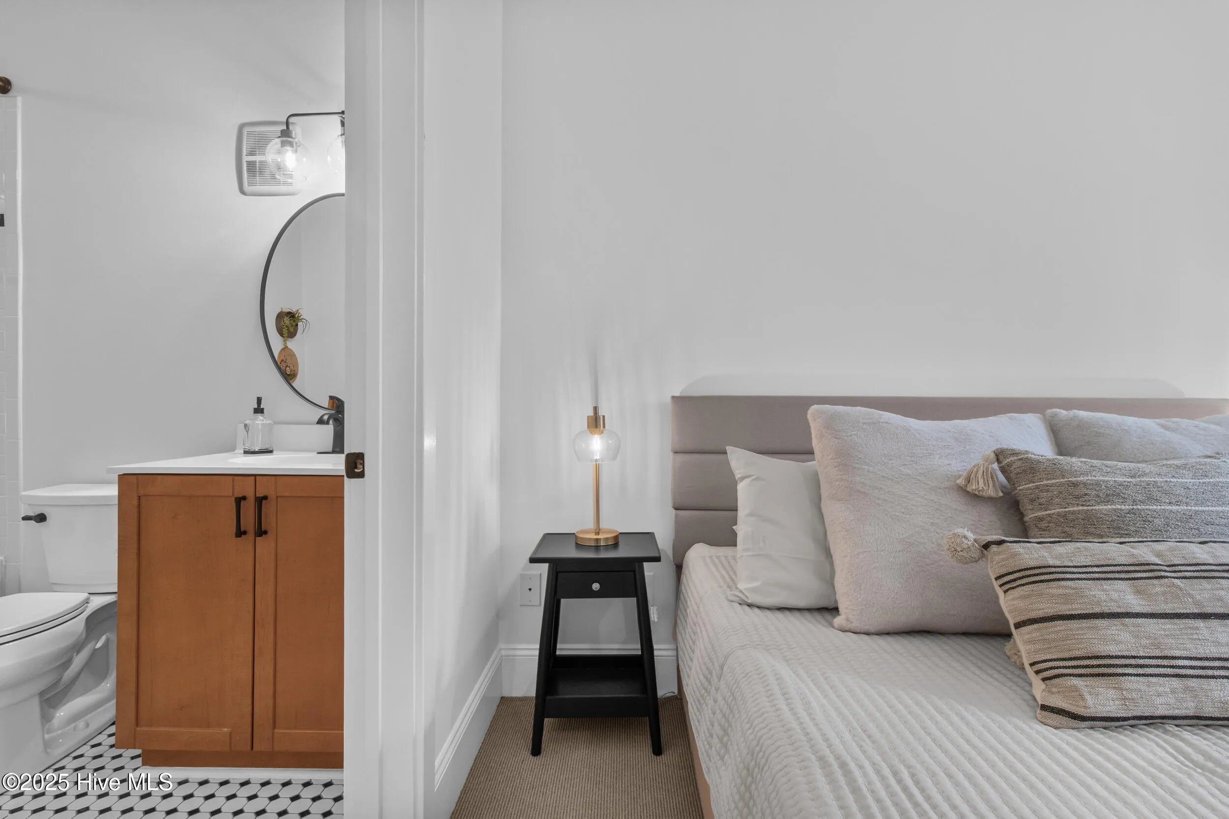 Wilmington, North Carolina 28401, United States, 1 Bedroom Bedrooms, ,2 BathroomsBathrooms,Residential,Active,206095