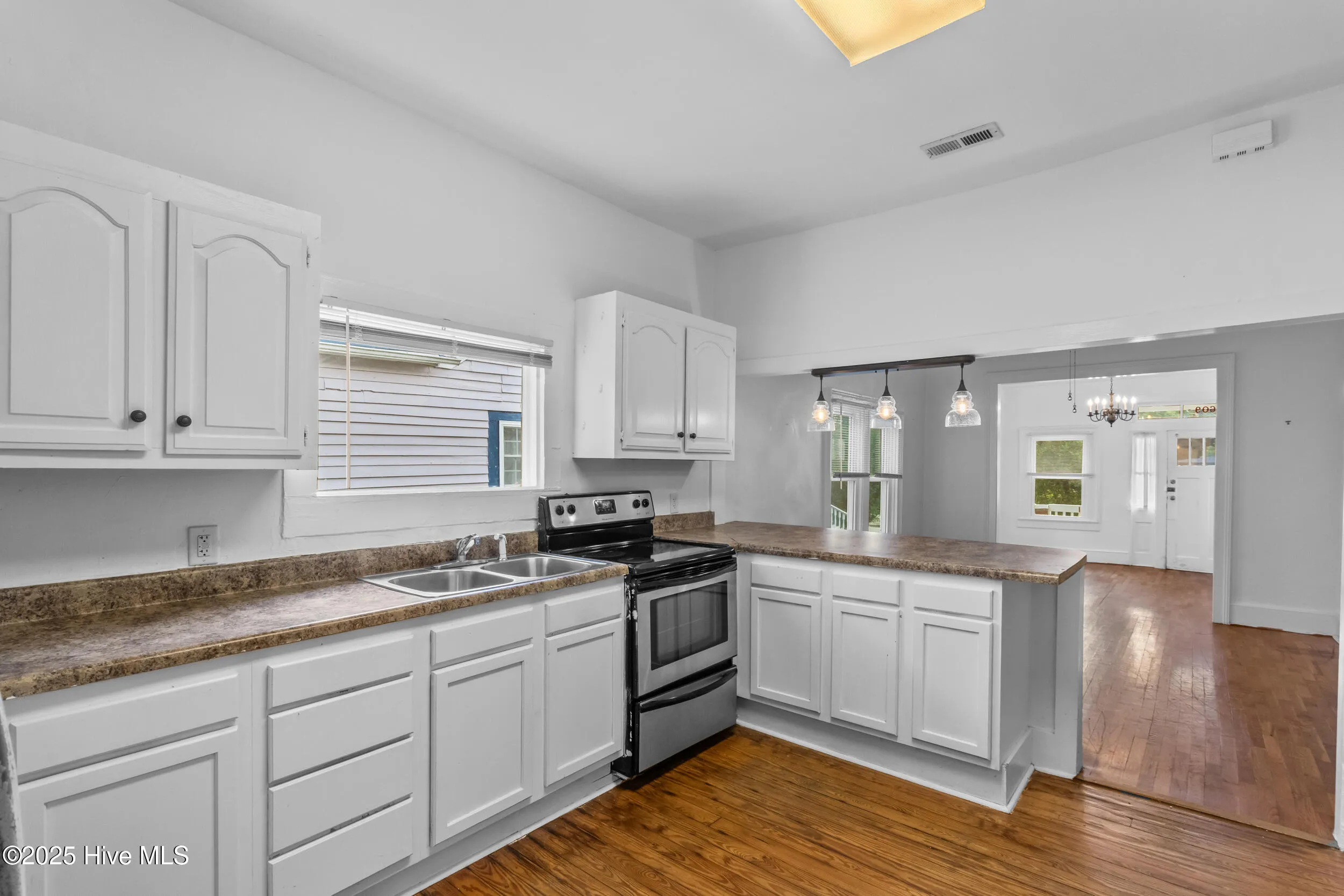 Wilmington, North Carolina 28401, United States, 4 Bedrooms Bedrooms, ,2 BathroomsBathrooms,Residential,Active,144808