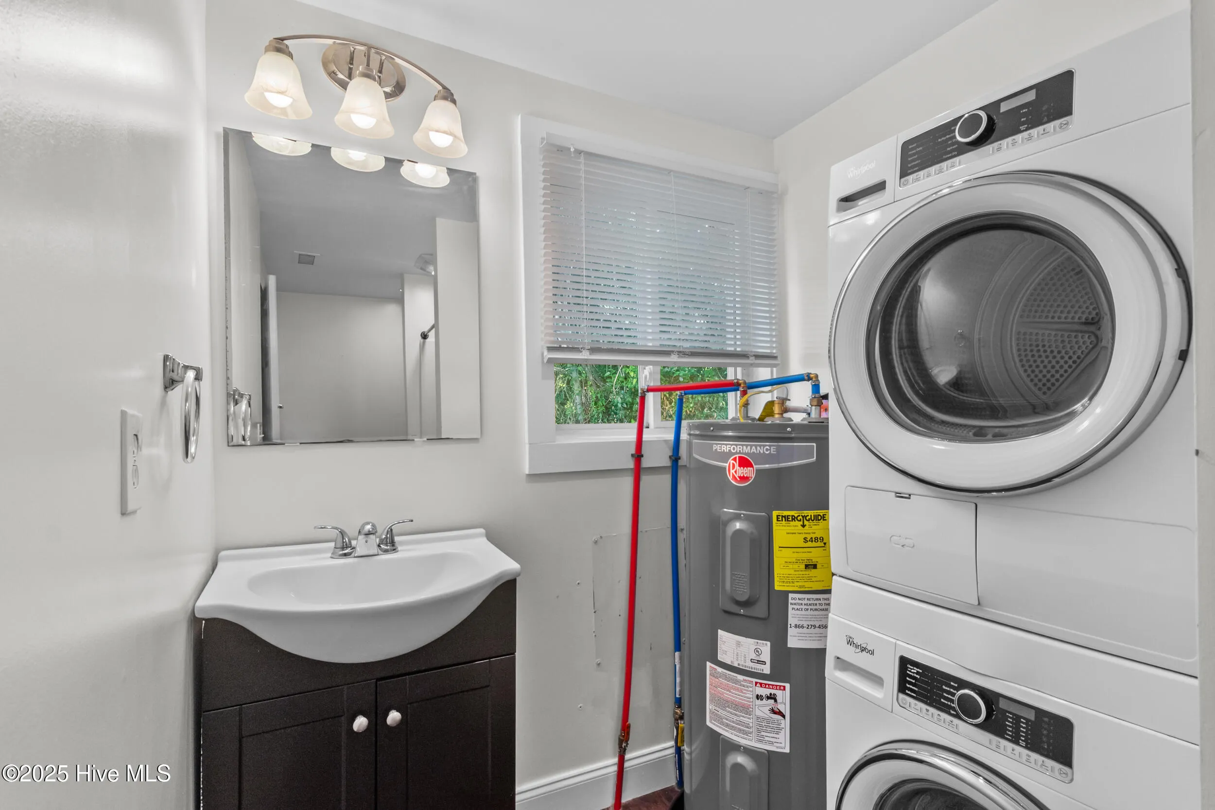 Wilmington, North Carolina 28401, United States, 4 Bedrooms Bedrooms, ,2 BathroomsBathrooms,Residential,Active,144808