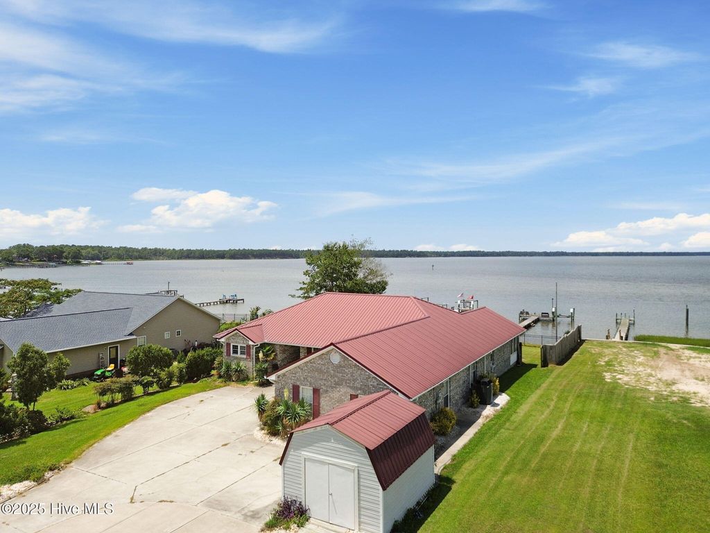Photo of 132 Gemstone Drive, Sneads Ferry, NC 28460 (MLS # 100523425)