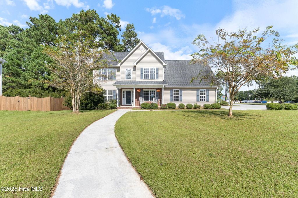 Photo of 915 Savannah Drive, Jacksonville, NC 28546 (MLS # 100483178)