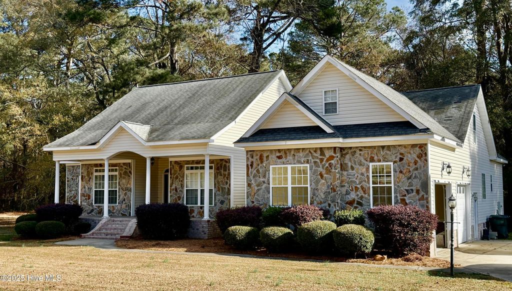 Photo of 6850 N Us Highway 117 Highway N, Fremont, NC 27830 (MLS # 100543803)