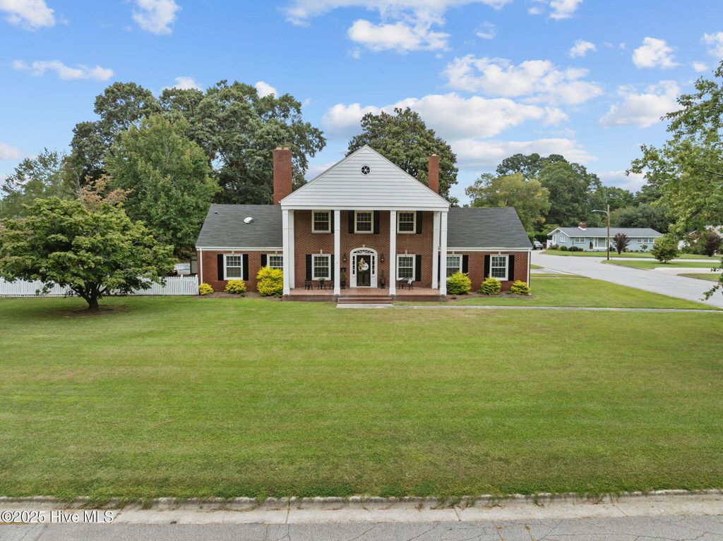 Photo of 800 S Howard Circle, Tarboro, NC 27886 (MLS # 100531170)