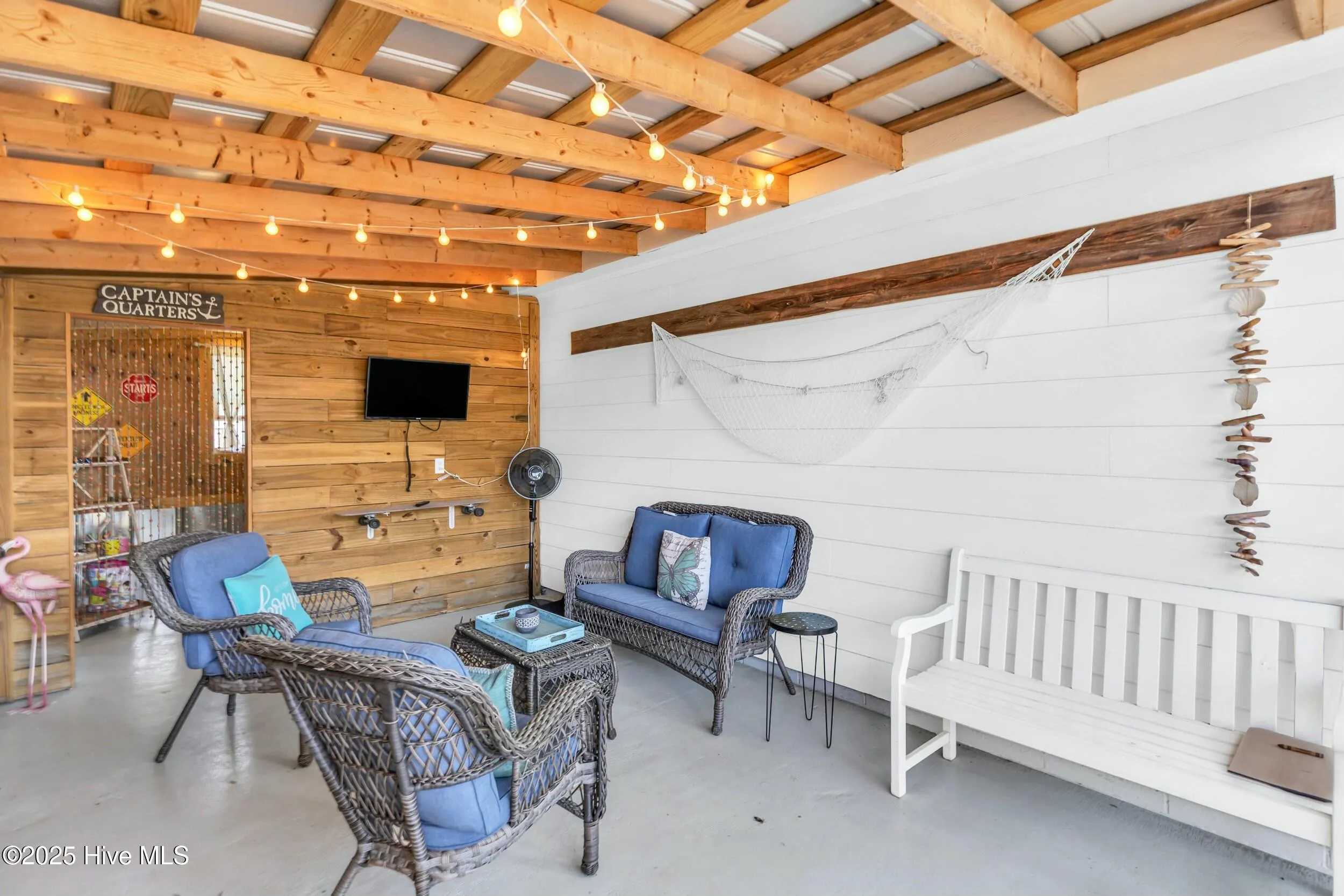 Carolina Beach, North Carolina 28428, United States, 2 Bedrooms Bedrooms, ,1 BathroomBathrooms,Residential,Pending,112350