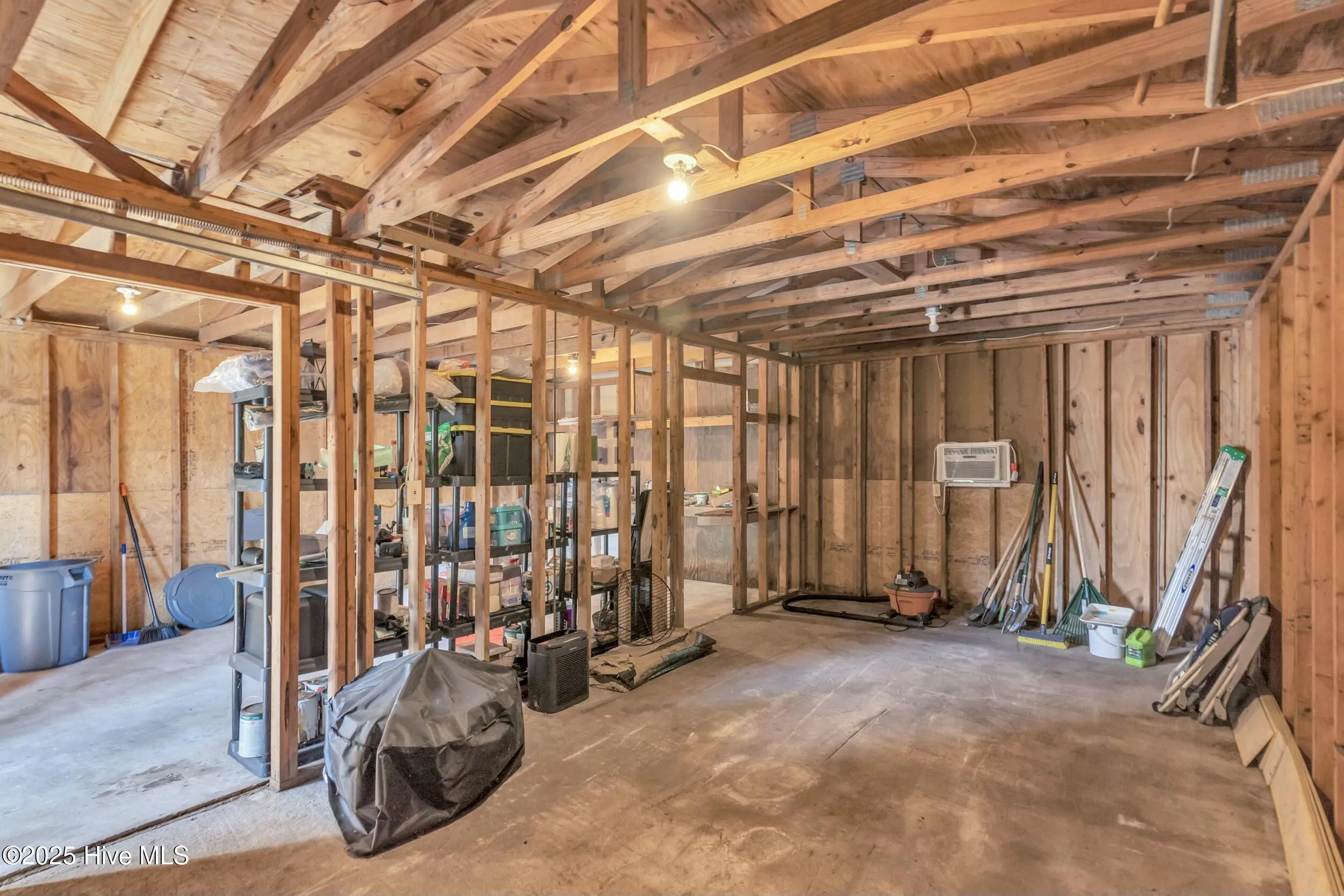 Carolina Beach, North Carolina 28428, United States, 2 Bedrooms Bedrooms, ,1 BathroomBathrooms,Residential,Pending,112350