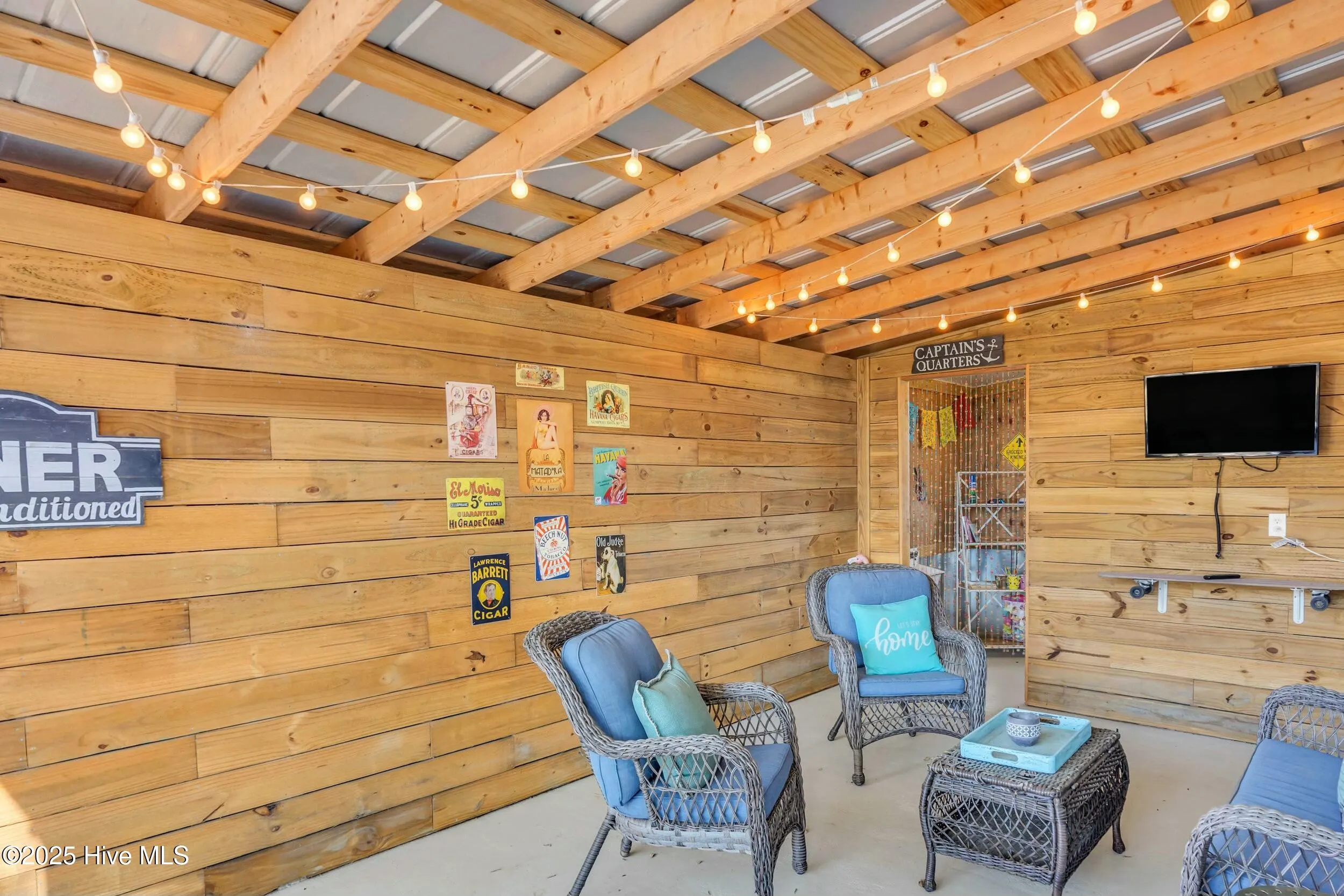 Carolina Beach, North Carolina 28428, United States, 2 Bedrooms Bedrooms, ,1 BathroomBathrooms,Residential,Pending,112350