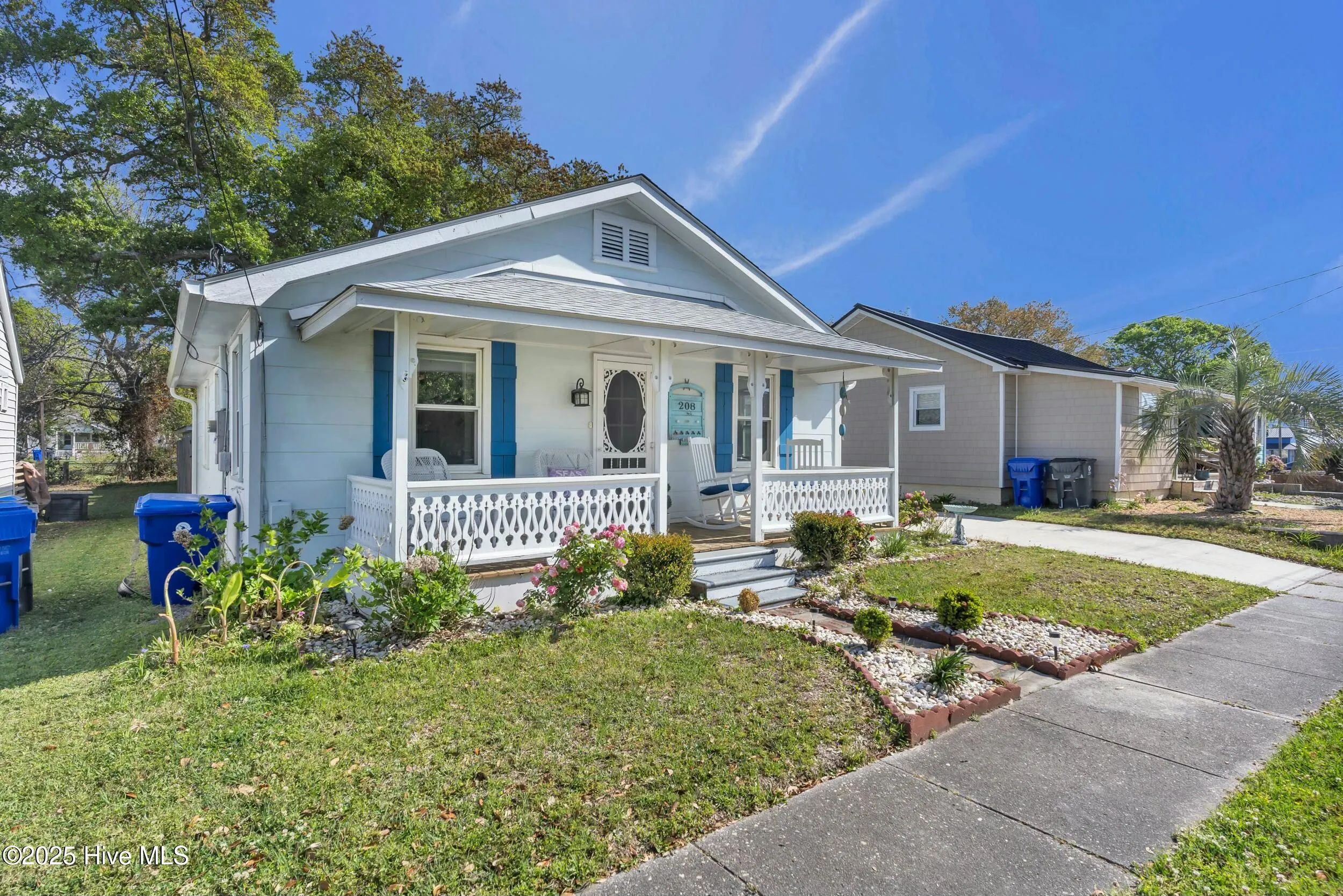 Carolina Beach, North Carolina 28428, United States, 2 Bedrooms Bedrooms, ,1 BathroomBathrooms,Residential,Pending,112350