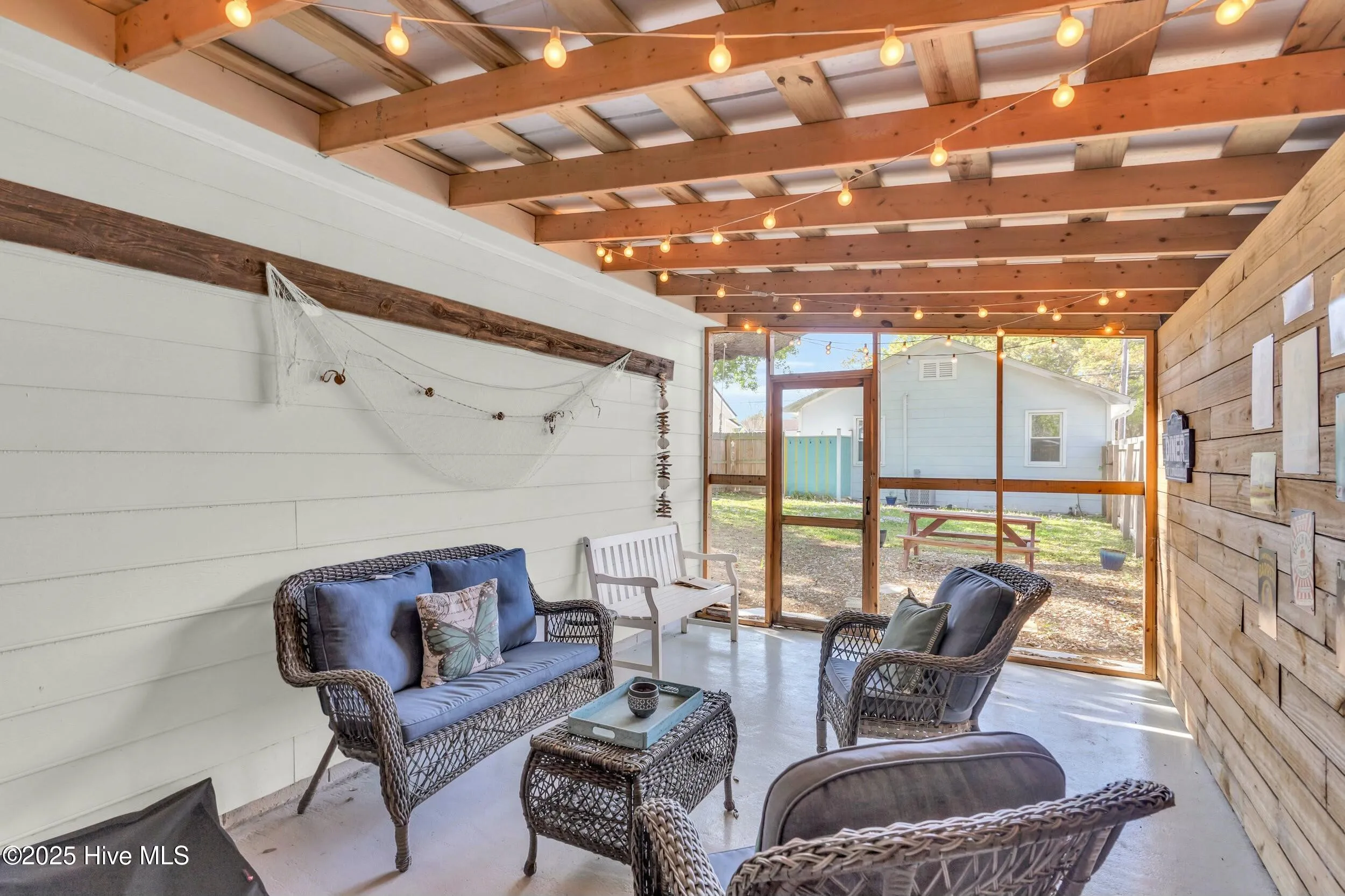 Carolina Beach, North Carolina 28428, United States, 2 Bedrooms Bedrooms, ,1 BathroomBathrooms,Residential,Pending,112350