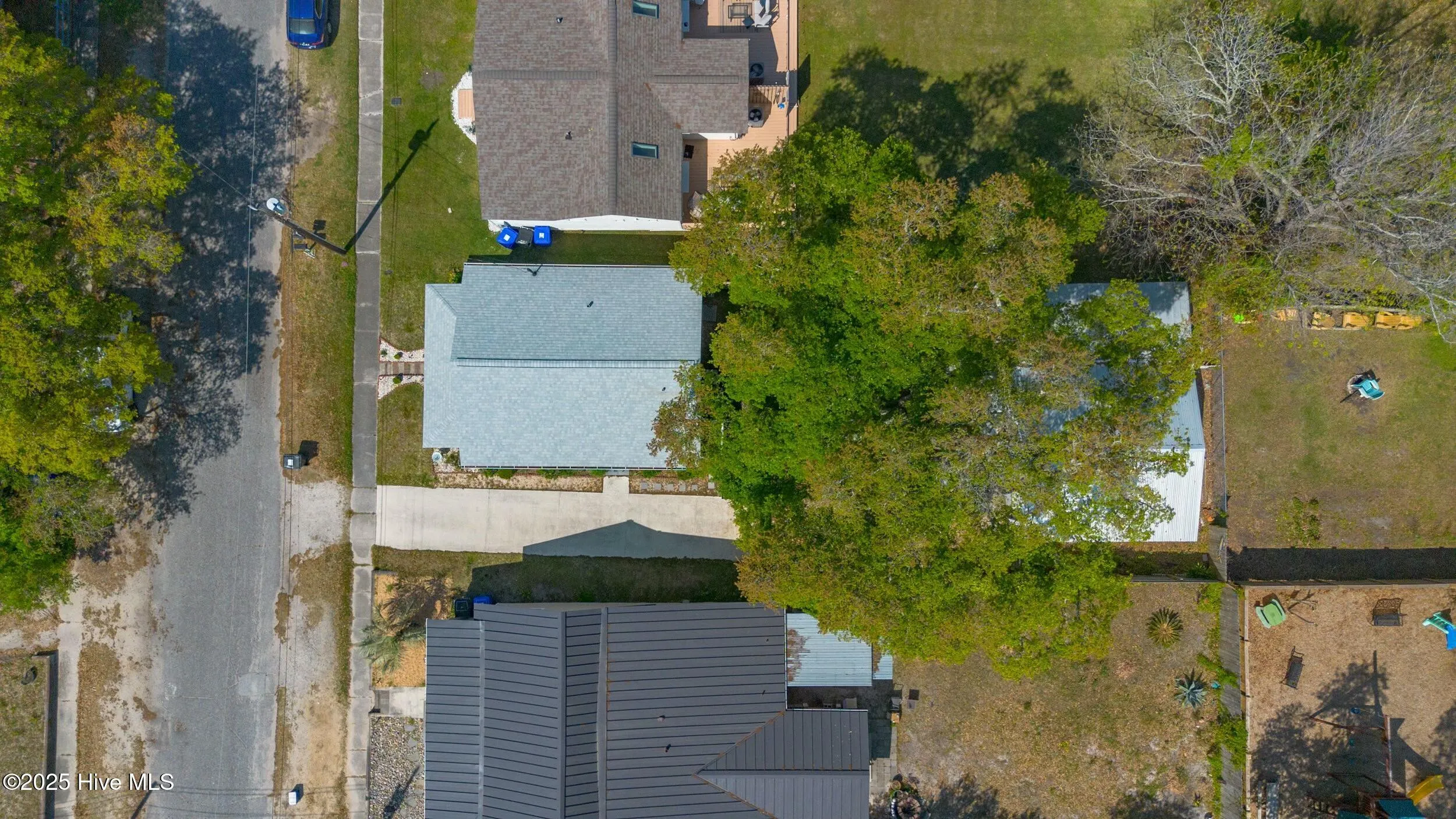 Carolina Beach, North Carolina 28428, United States, 2 Bedrooms Bedrooms, ,1 BathroomBathrooms,Residential,Pending,112350