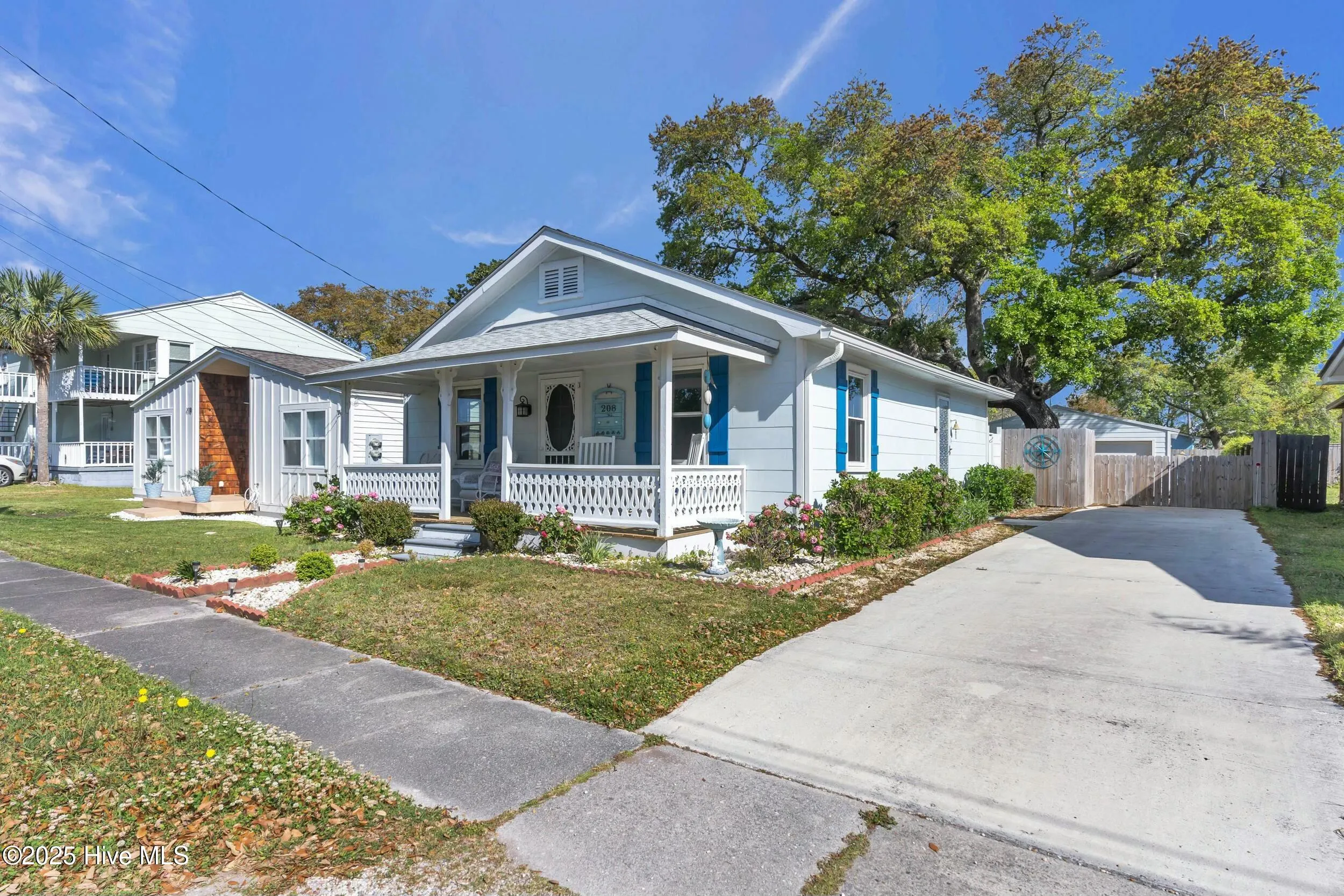 Carolina Beach, North Carolina 28428, United States, 2 Bedrooms Bedrooms, ,1 BathroomBathrooms,Residential,Pending,112350