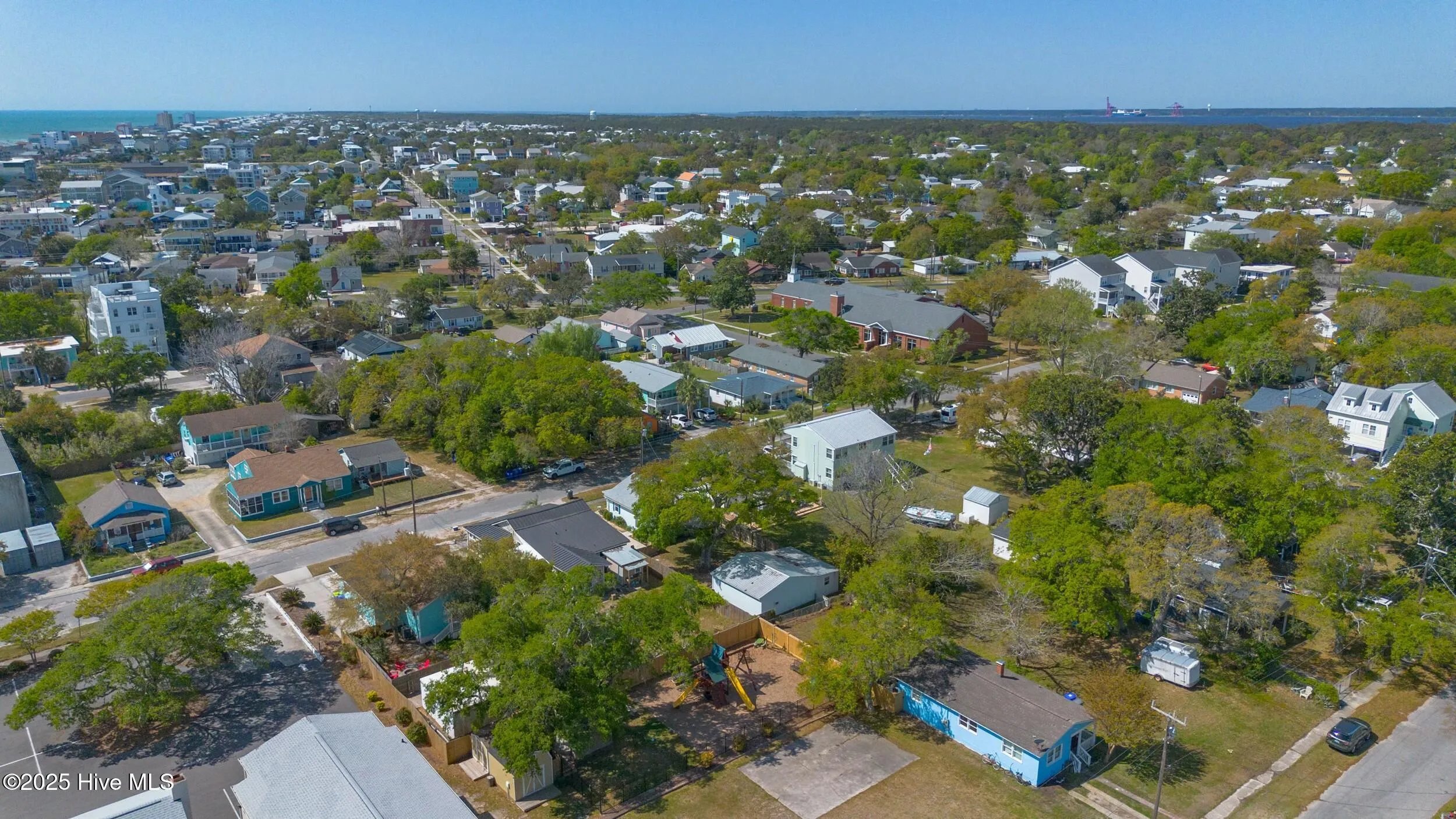 Carolina Beach, North Carolina 28428, United States, 2 Bedrooms Bedrooms, ,1 BathroomBathrooms,Residential,Pending,112350