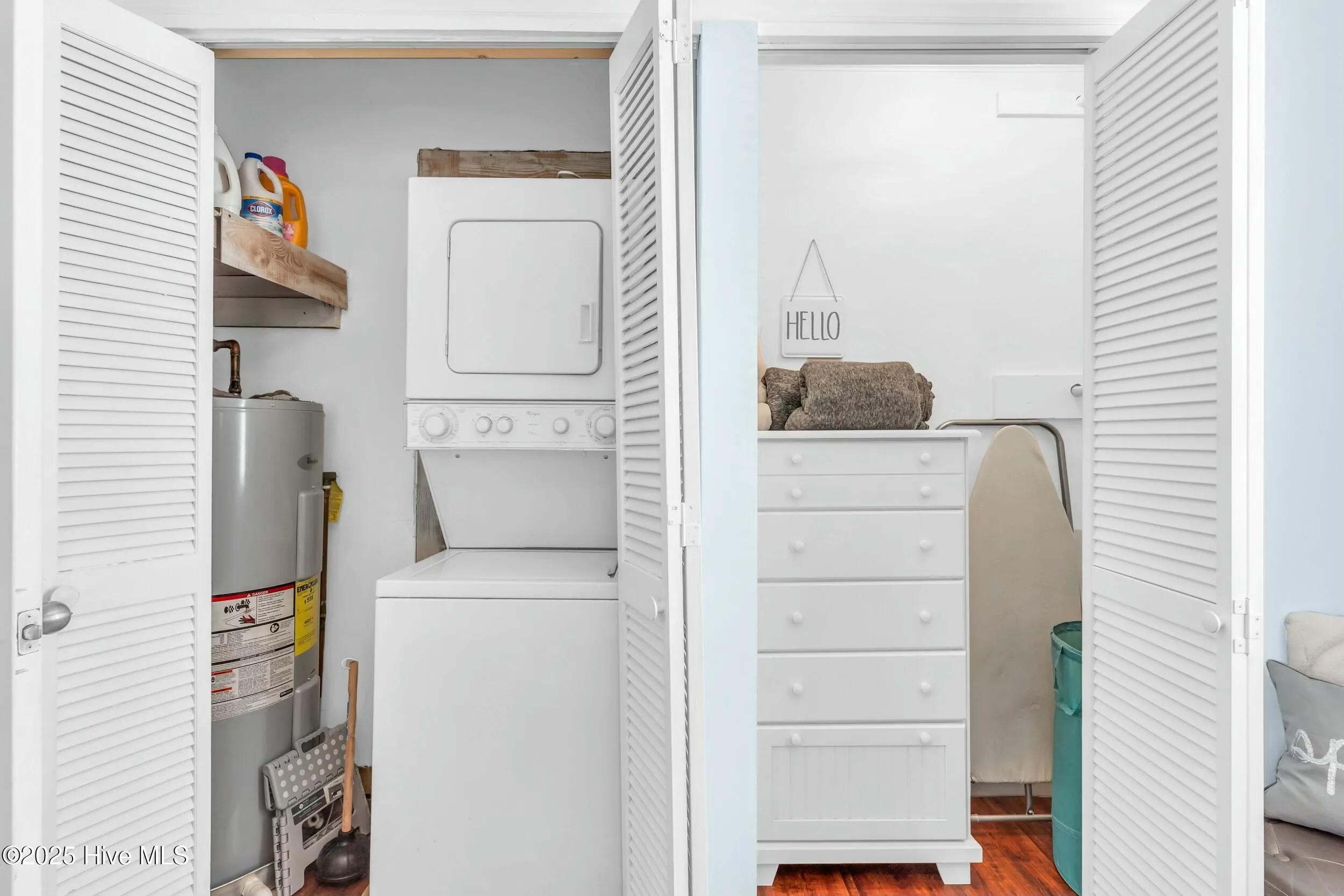 Carolina Beach, North Carolina 28428, United States, 2 Bedrooms Bedrooms, ,1 BathroomBathrooms,Residential,Pending,112350