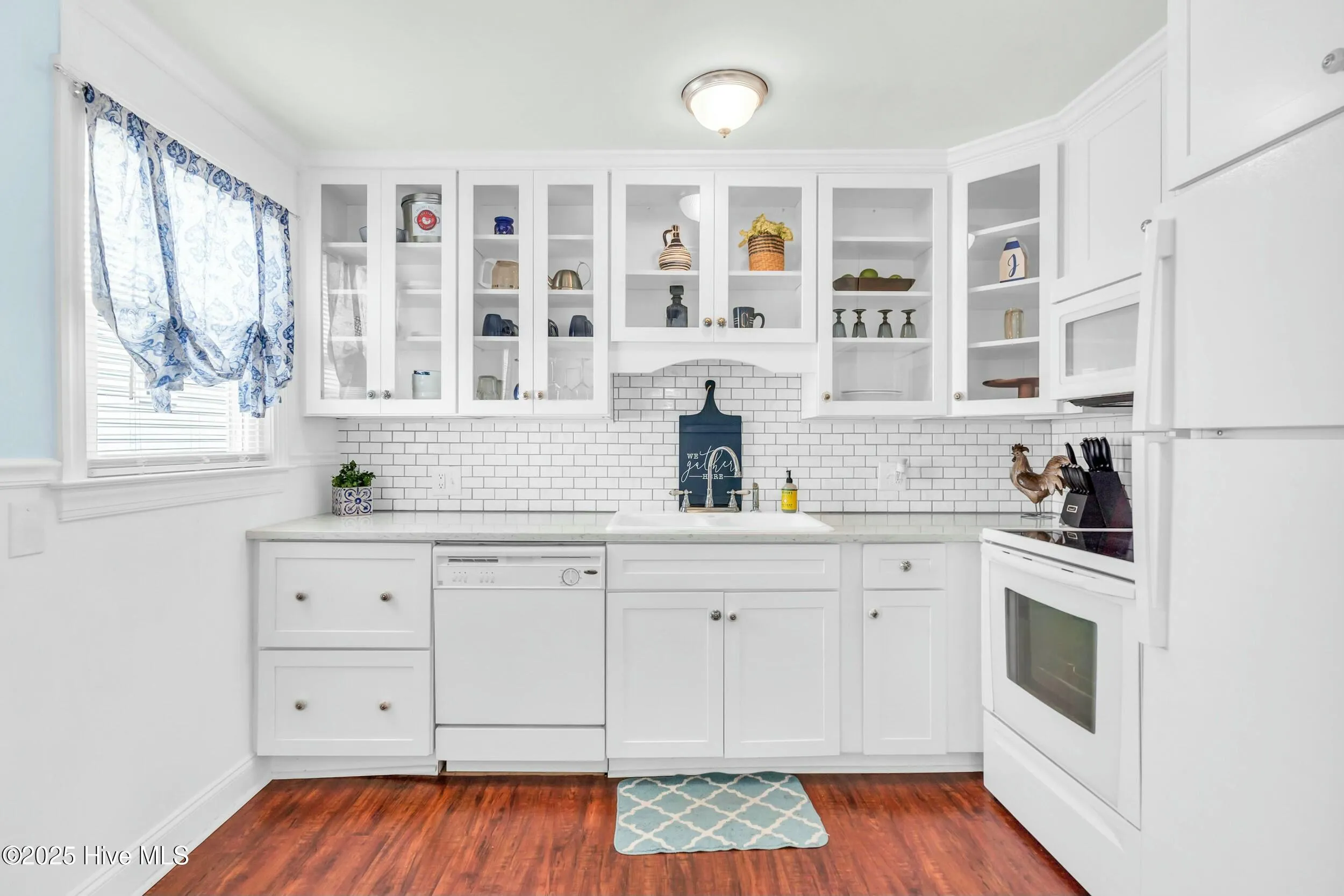 Carolina Beach, North Carolina 28428, United States, 2 Bedrooms Bedrooms, ,1 BathroomBathrooms,Residential,Pending,112350