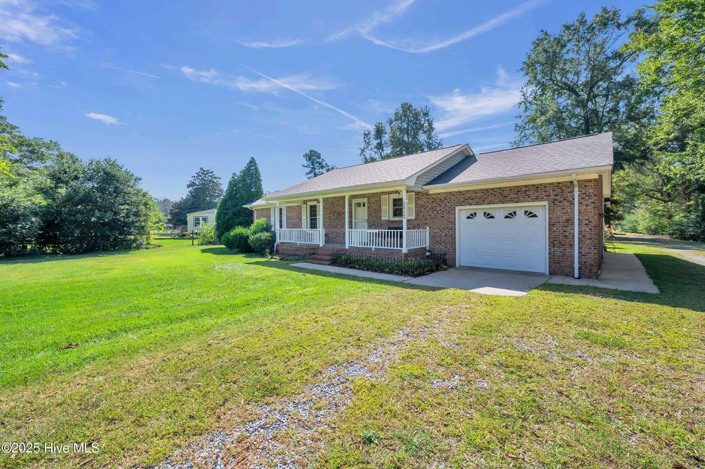 Photo of 13131315 Pony Farm Road, Jacksonville, NC 28540 (MLS # 100532115)