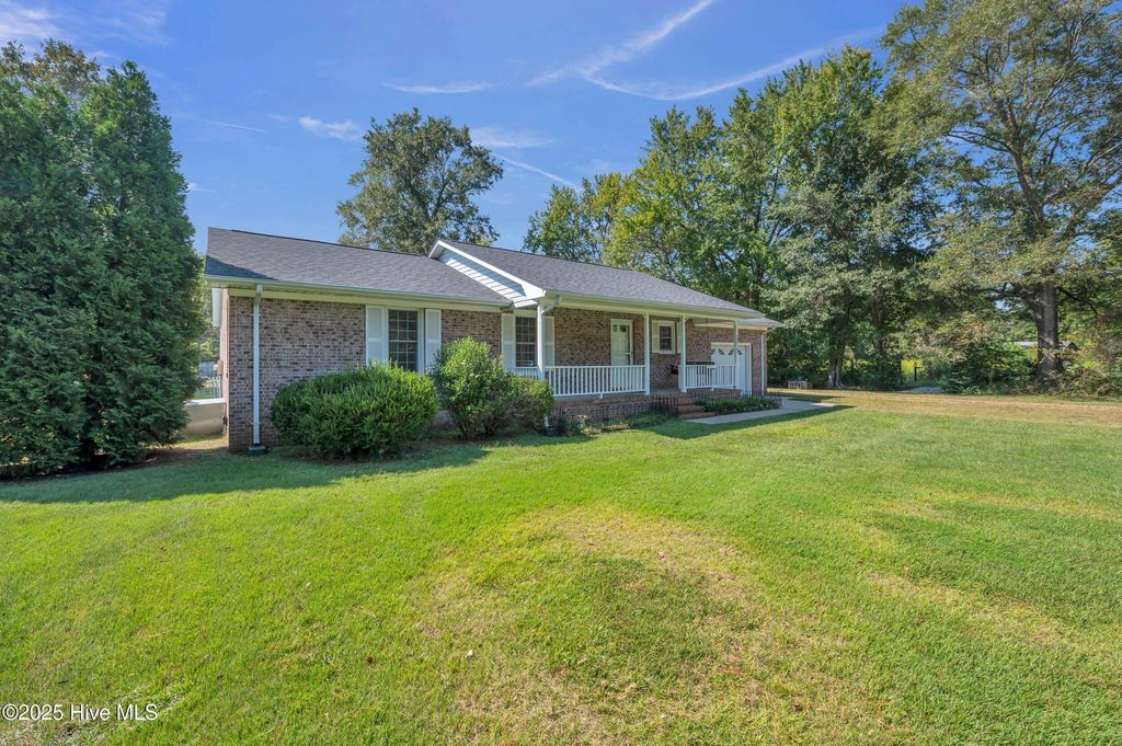 Photo of 13131315 Pony Farm Road, Jacksonville, NC 28540 (MLS # 100532115)
