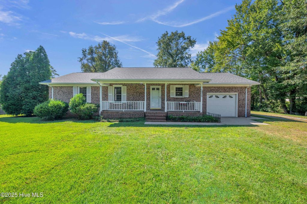 Photo of 13131315 Pony Farm Road, Jacksonville, NC 28540 (MLS # 100532115)