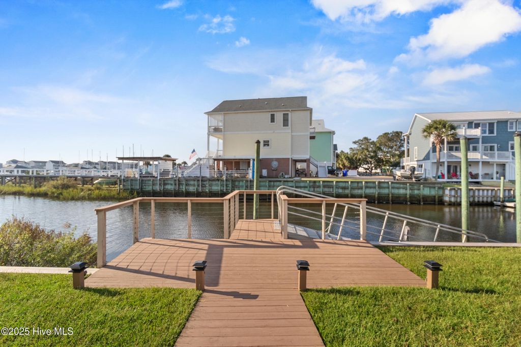 Photo of 1030 Waterview Court, Carolina Beach, NC 28428 (MLS # 100533355)