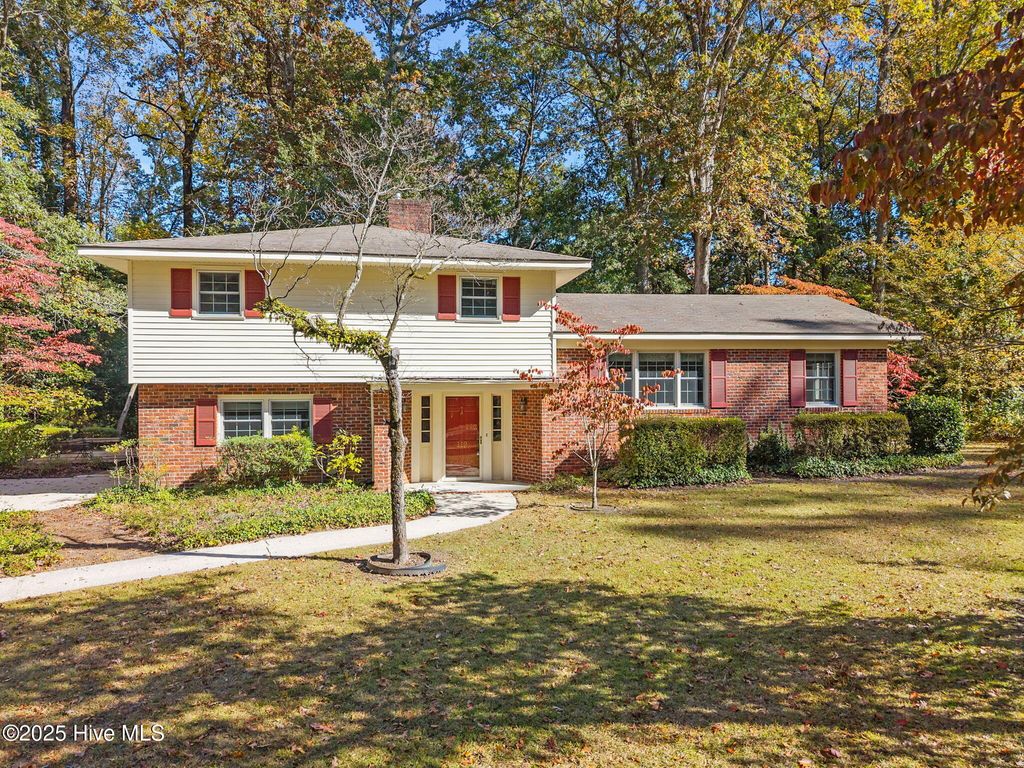 Photo of 112 Lakewood Drive, Greenville, NC 27834 (MLS # 100541066)