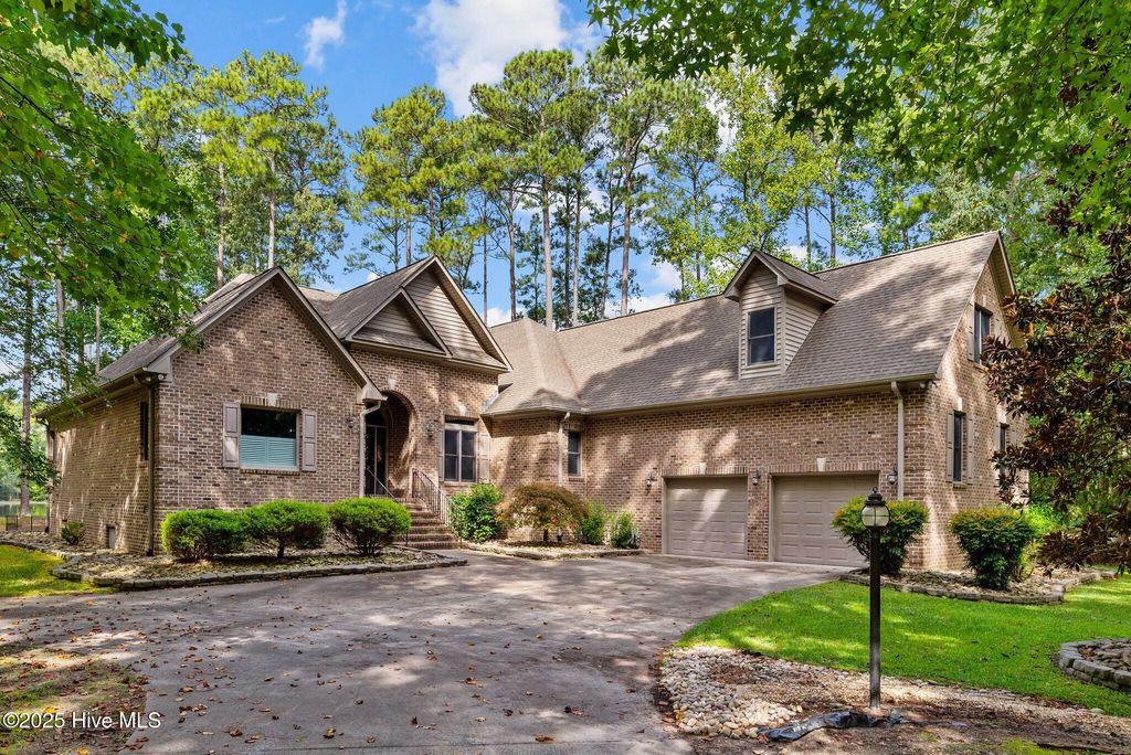 Photo of 106 Lakeview Lane, Washington, NC 27889 (MLS # 100524562)