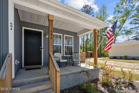 A home in Burgaw