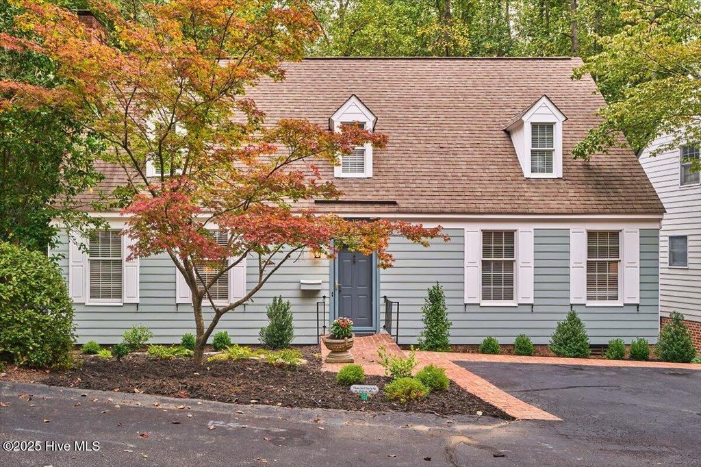 Photo of 15 Village In The Woods Circle, Southern Pines, NC 28387 (MLS # 100535634)