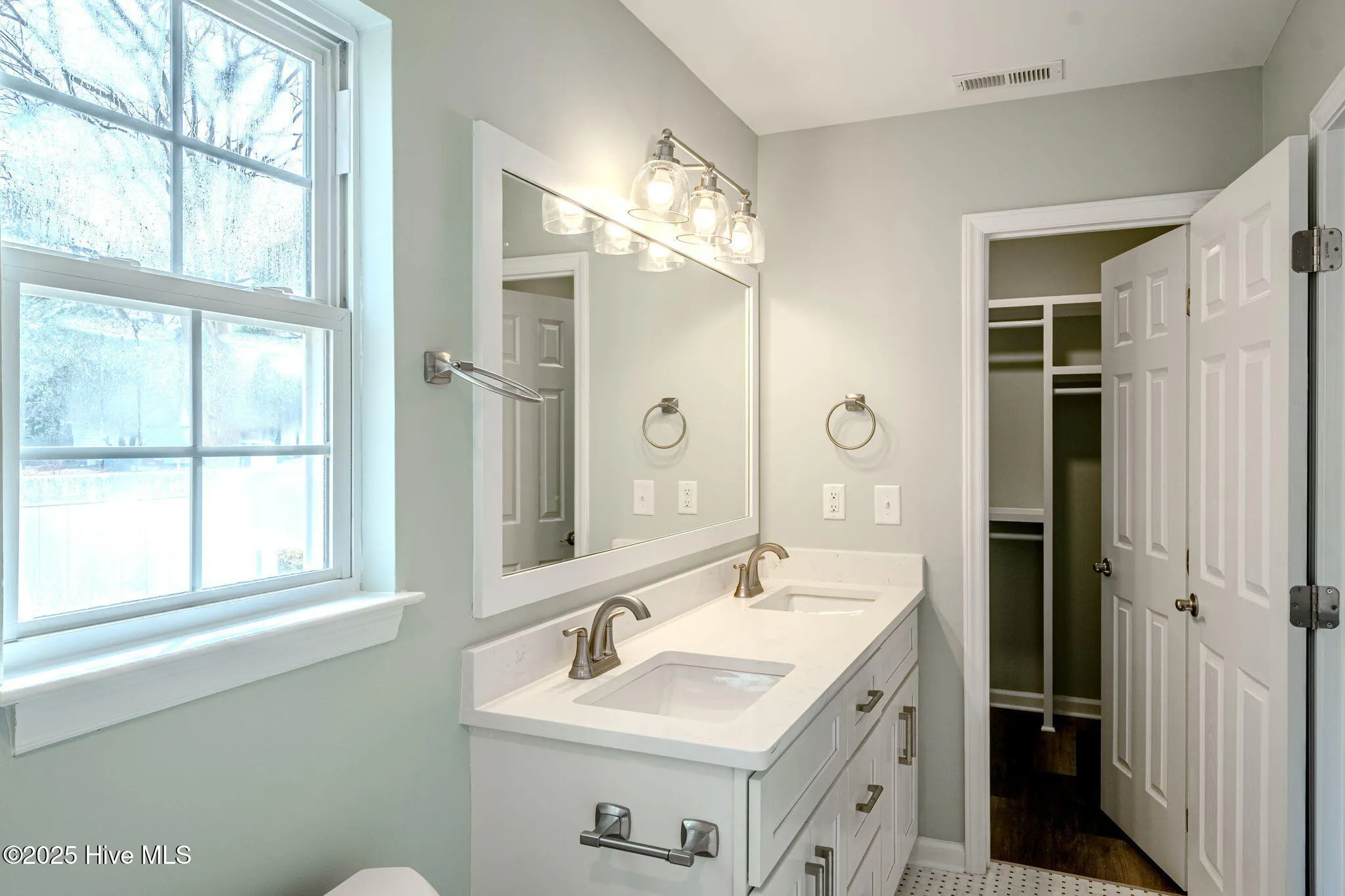 Wilmington, North Carolina 28412, United States, 3 Bedrooms Bedrooms, ,2 BathroomsBathrooms,Residential,Pending,551