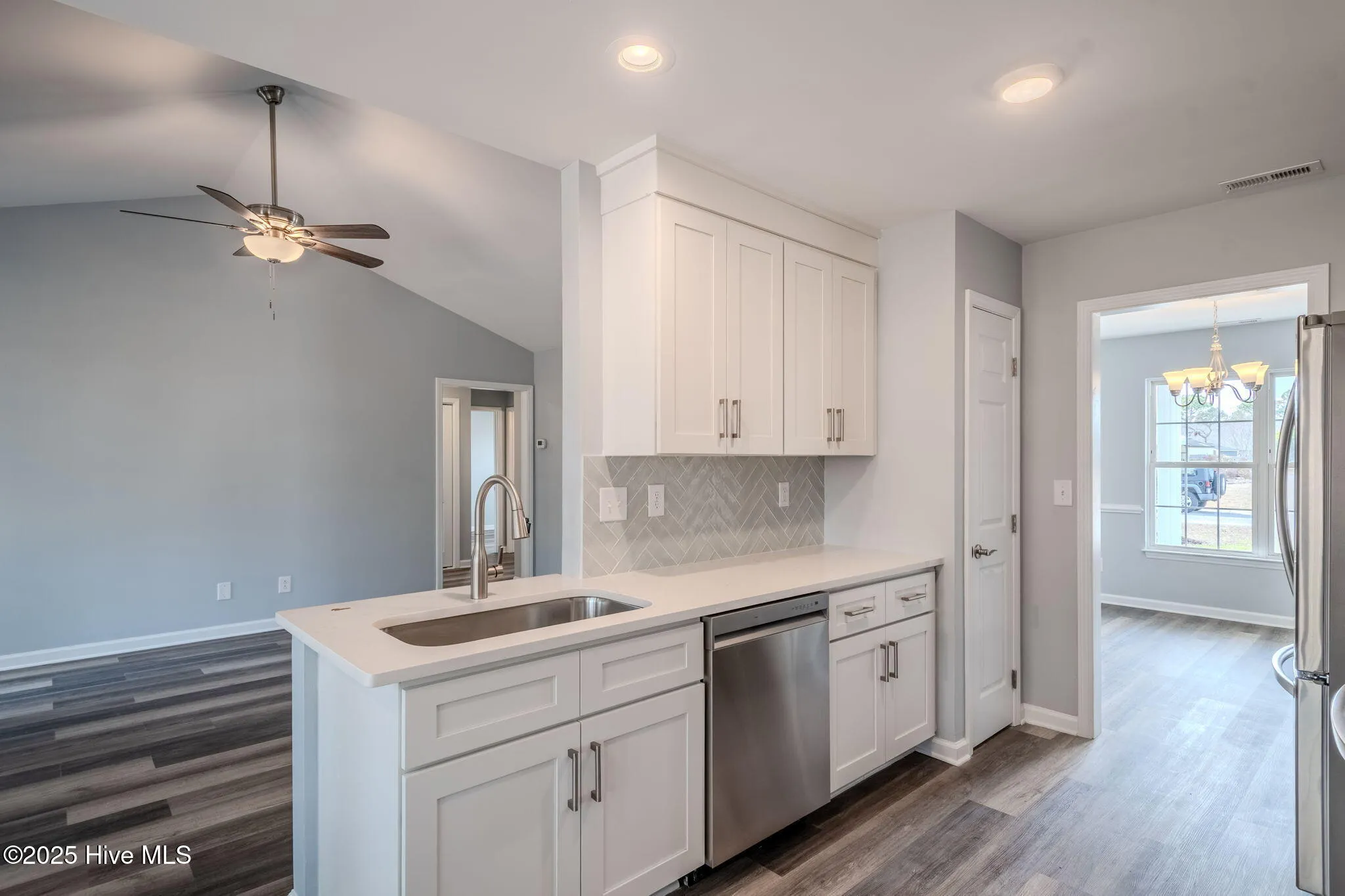 Wilmington, North Carolina 28412, United States, 3 Bedrooms Bedrooms, ,2 BathroomsBathrooms,Residential,Pending,551