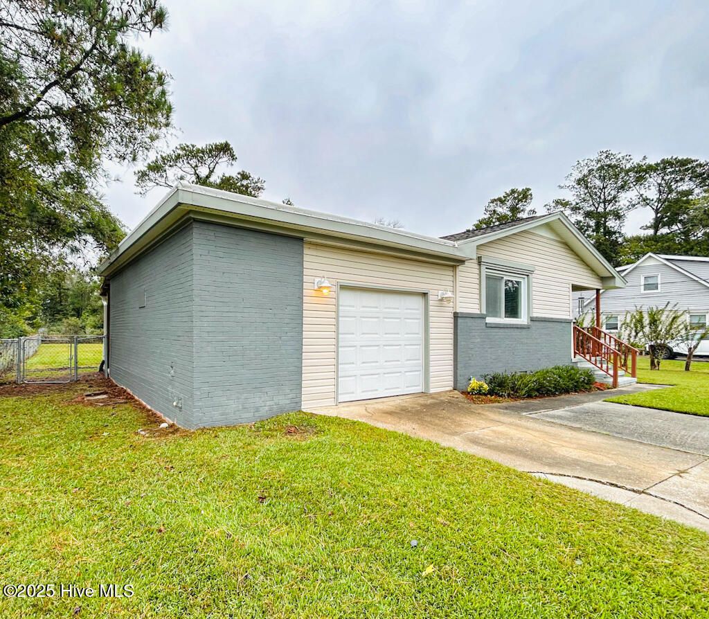 Photo of 15 Edith Drive, Jacksonville, NC 28540 (MLS # 100535967)