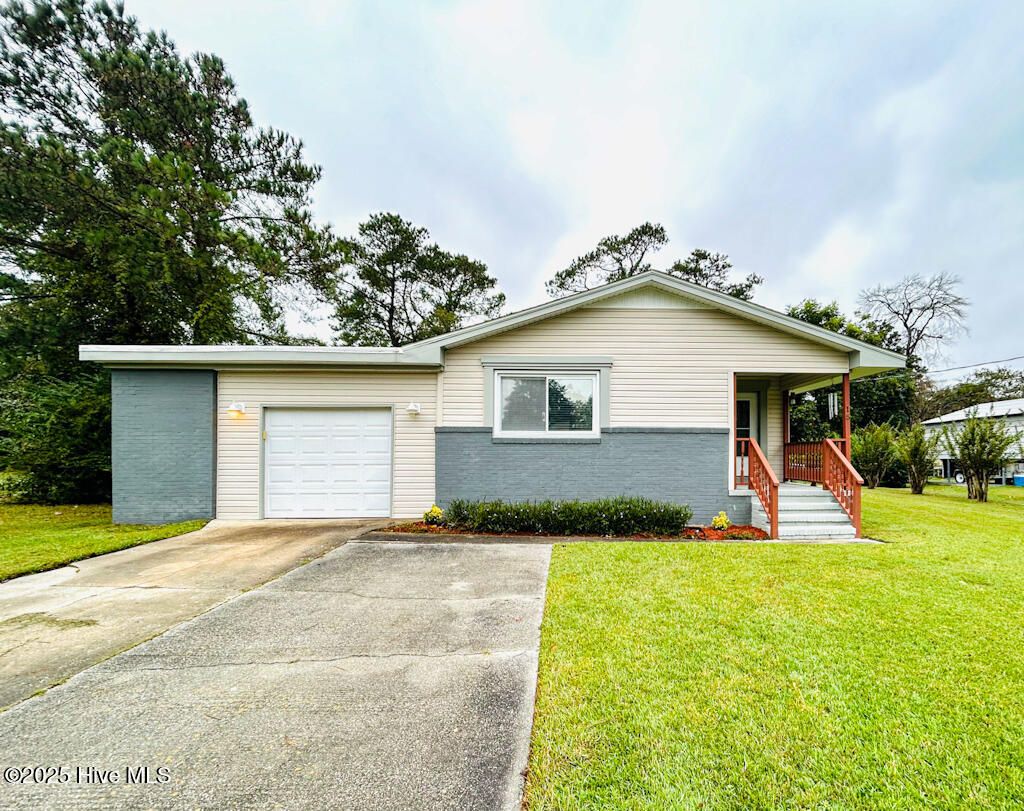 Photo of 15 Edith Drive, Jacksonville, NC 28540 (MLS # 100535967)