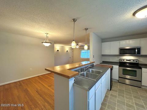 Tiny photo for 15 Edith Drive, Jacksonville, NC 28540 (MLS # 100535967)