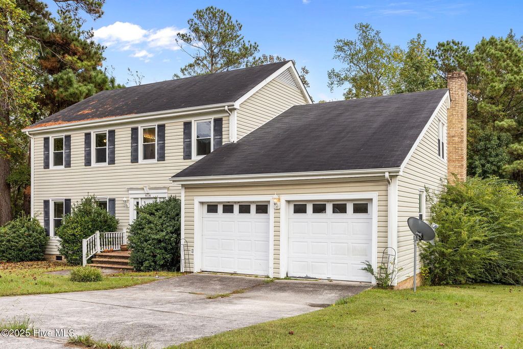 Photo of 914 Eton Drive, Jacksonville, NC 28546 (MLS # 100534053)