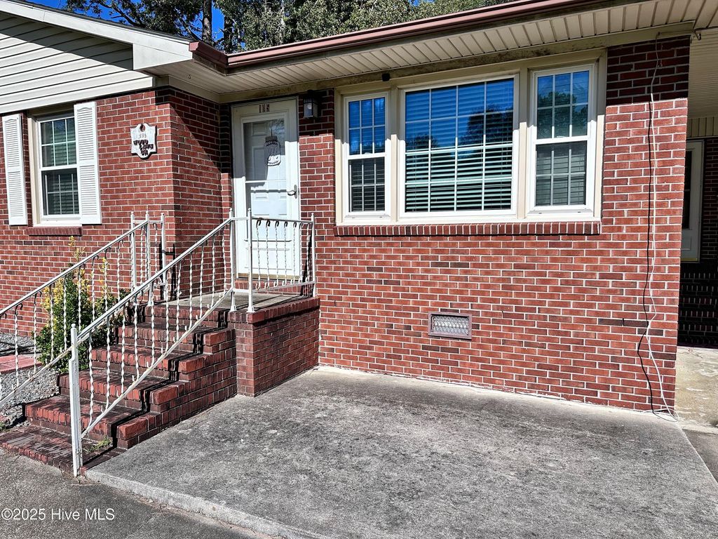 Photo of 105 Woodlawn Drive, Jacksonville, NC 28546 (MLS # 100544377)