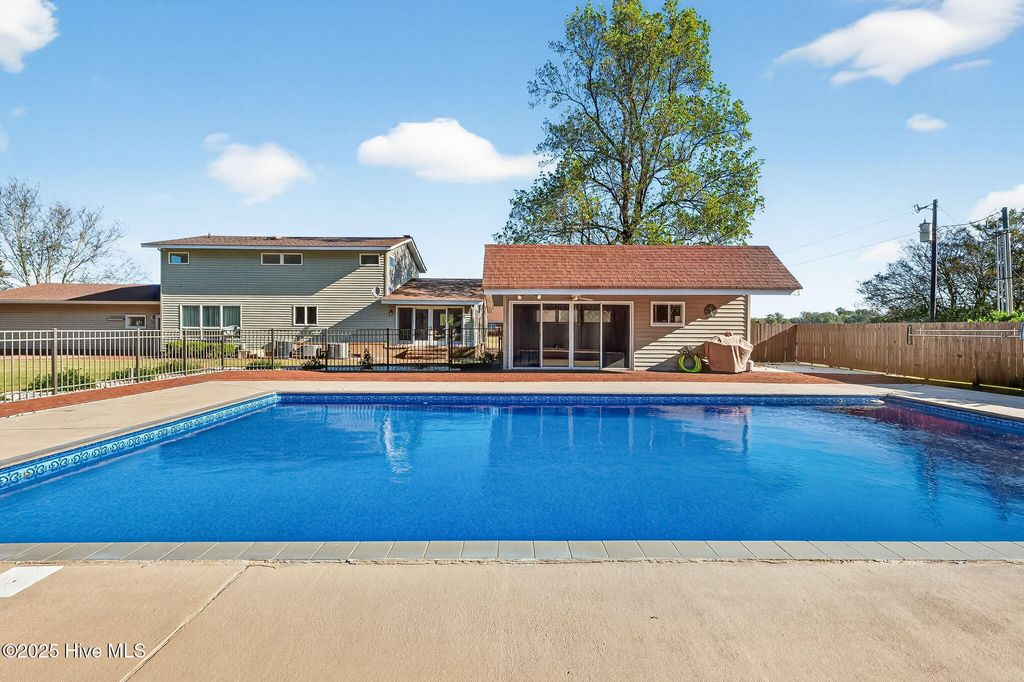 Photo of 329 Ditchbank Road, Goldsboro, NC 27534 (MLS # 100536998)