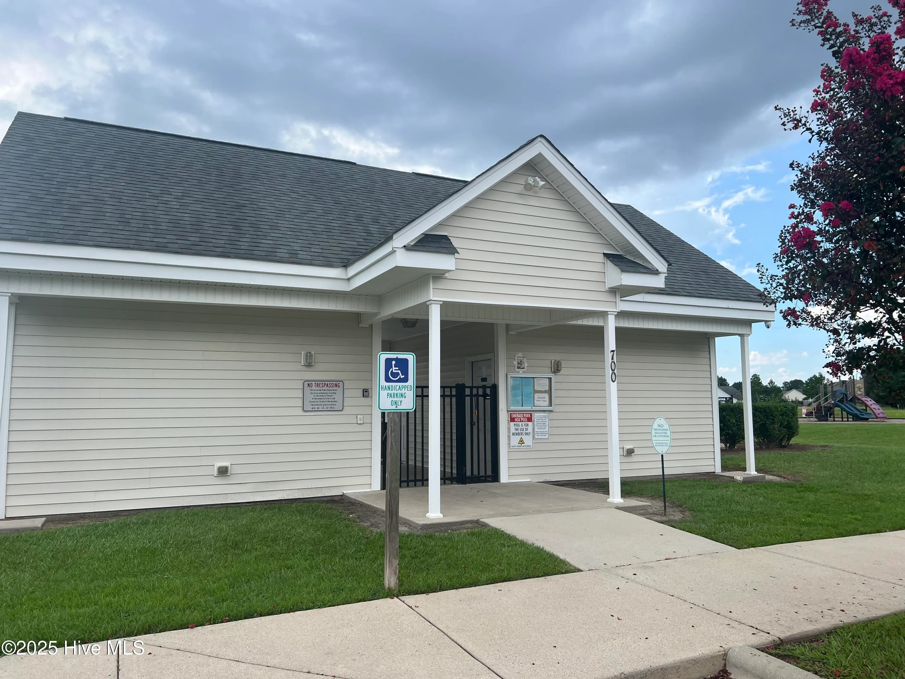 Winterville, North Carolina 28590, United States, 4 Bedrooms Bedrooms, ,2 BathroomsBathrooms,Residential,Active,210304