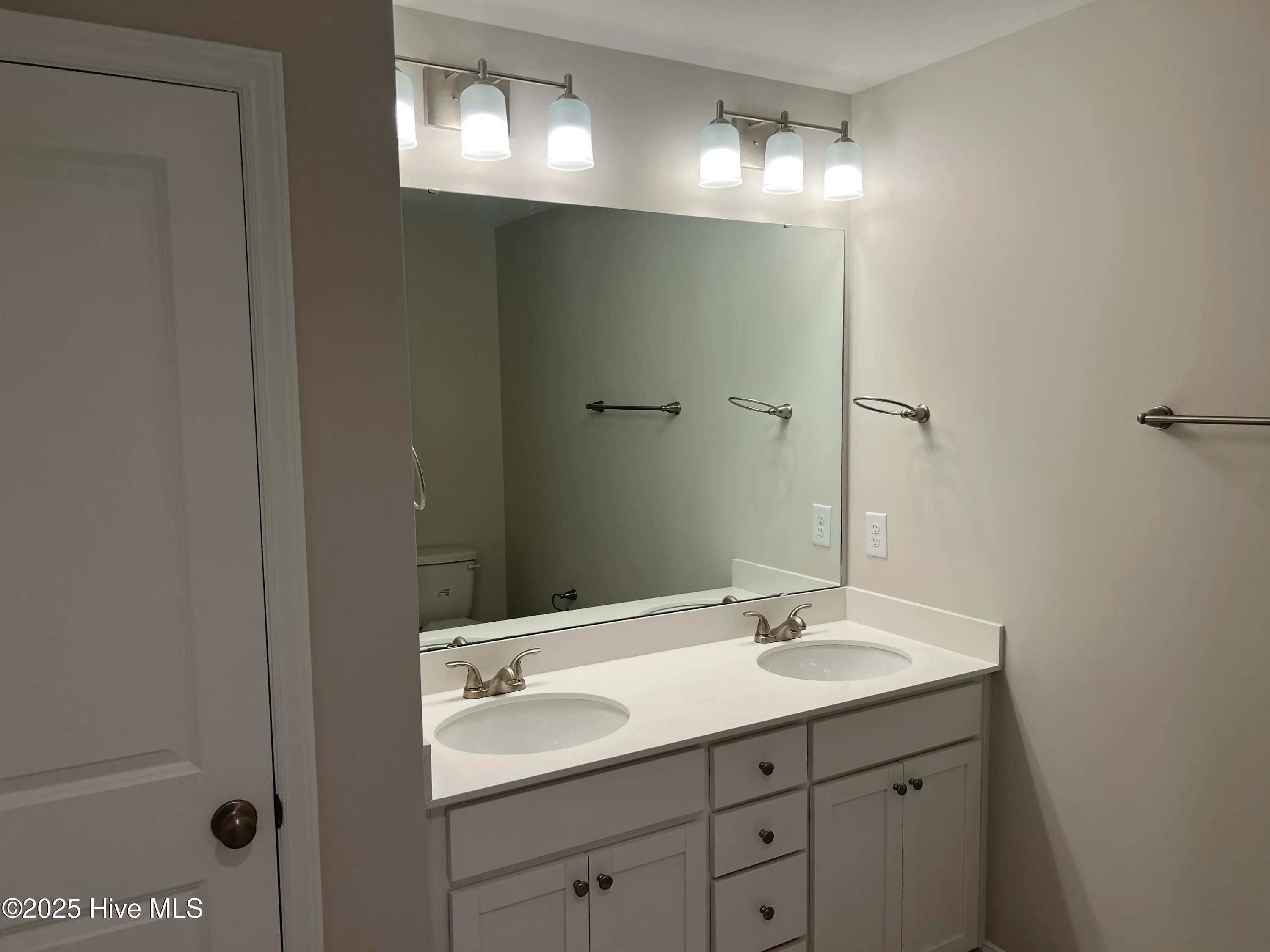 Winterville, North Carolina 28590, United States, 4 Bedrooms Bedrooms, ,2 BathroomsBathrooms,Residential,Active,210304