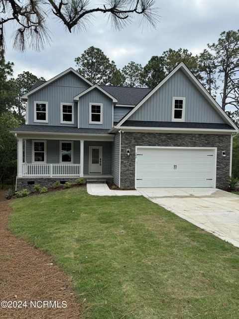 Single Family Residence in West End NC 102 Tiverton Court.jpg