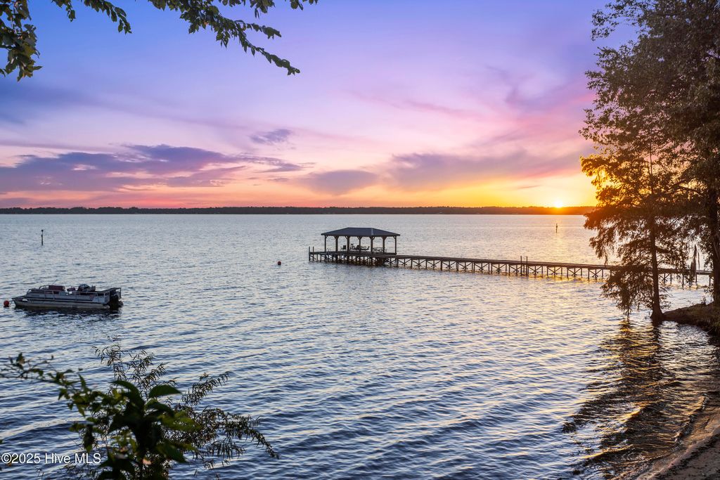 Photo of 204 Lakeshore Drive, Lake Waccamaw, NC 28450 (MLS # 100538504)