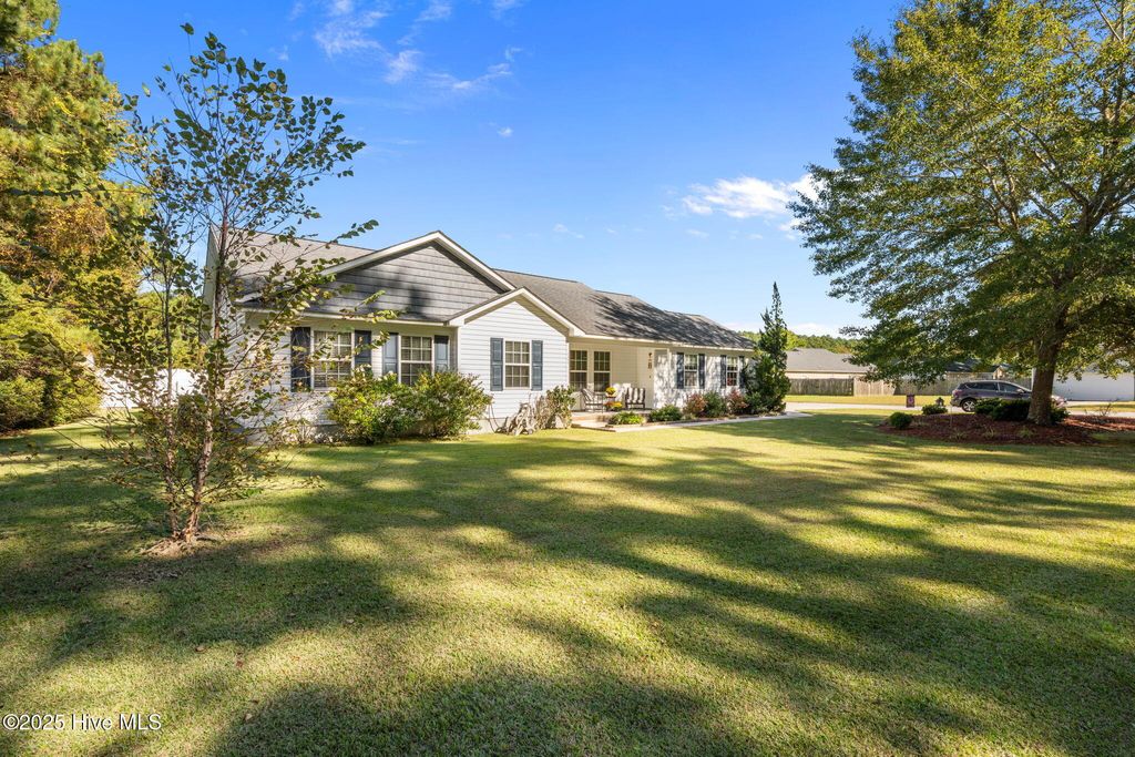 Photo of 5694 County Line Road, New Bern, NC 28562 (MLS # 100535285)