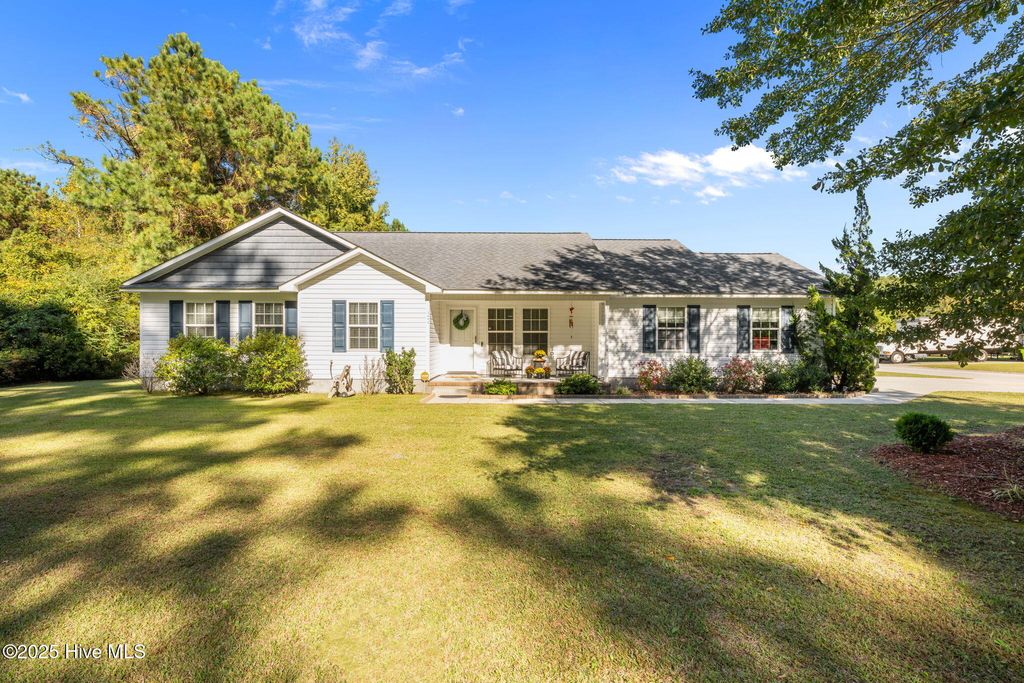 Photo of 5694 County Line Road, New Bern, NC 28562 (MLS # 100535285)