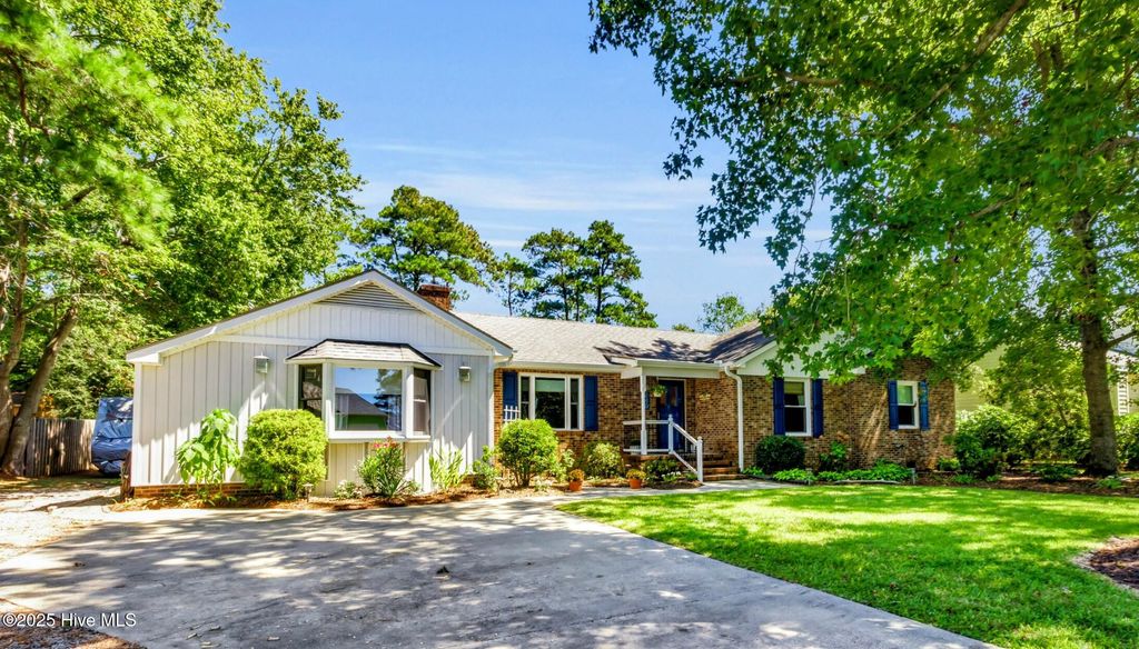 Photo of 240 Rudolph Drive, Beaufort, NC 28516 (MLS # 100529034)