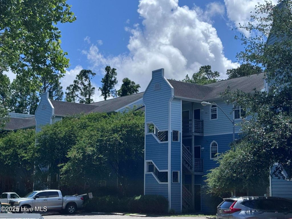 Photo of 4240 Wilshire Boulevard #Apt 101, Wilmington, NC 28403 (MLS # 100507366)