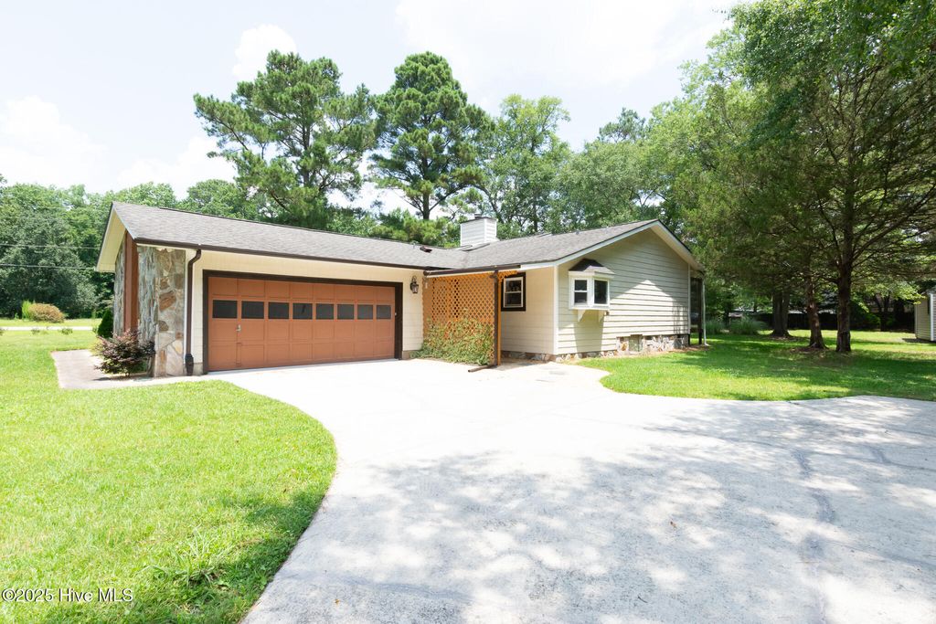 Photo of 110 Deerfield Road, Jacksonville, NC 28540 (MLS # 100523173)