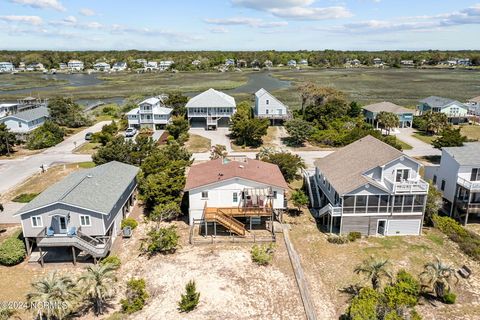 A home in Oak Island