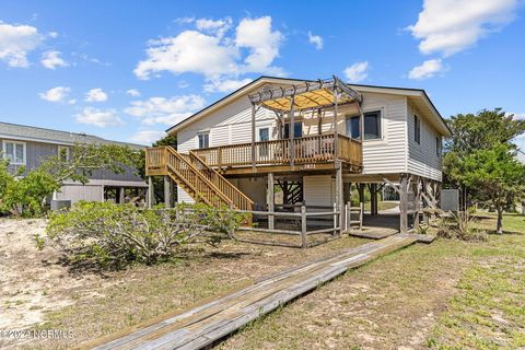 A home in Oak Island