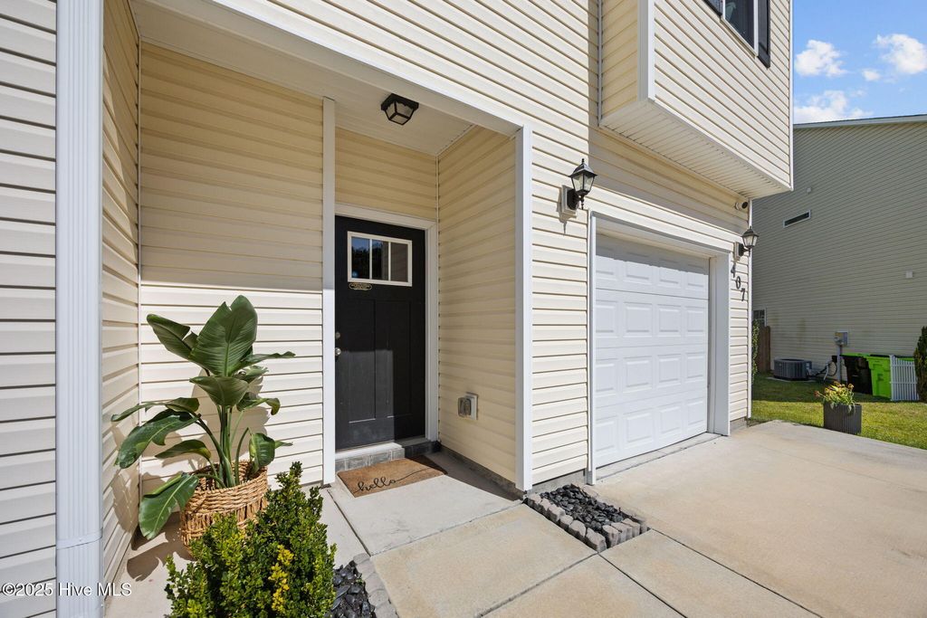 Photo of 407 Frisco Way, Holly Ridge, NC 28445 (MLS # 100532525)