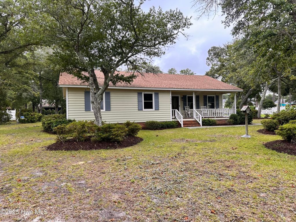Photo of 1506 E Oak Island Drive, Oak Island, NC 28465 (MLS # 100517605)