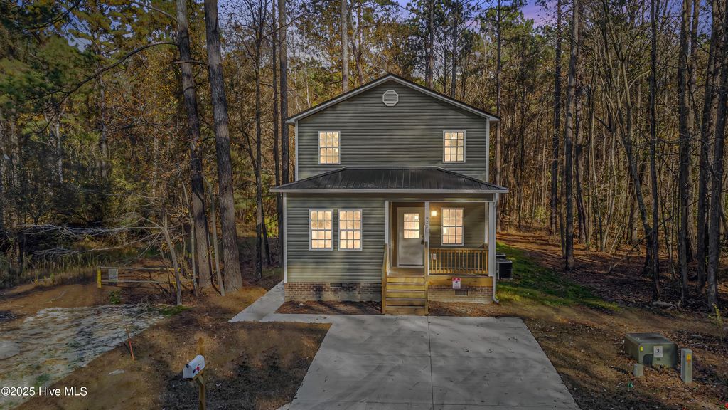 Photo of 622 Walnut Drive, Jacksonville, NC 28540 (MLS # 100538278)