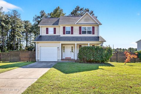 Photo of 203 Reef Lane, Richlands, NC 28574 (MLS # 100539174)